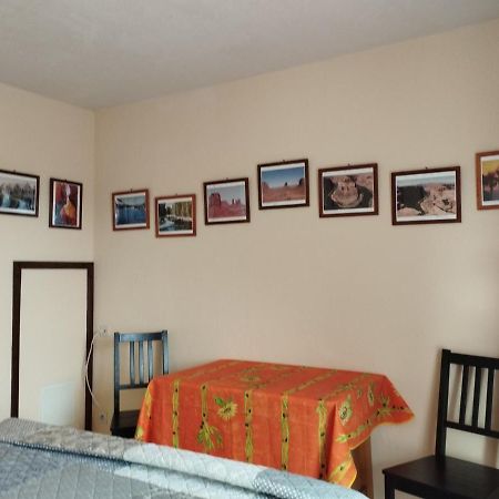 L'Orangette Bed & Breakfast Régusse Екстериор снимка